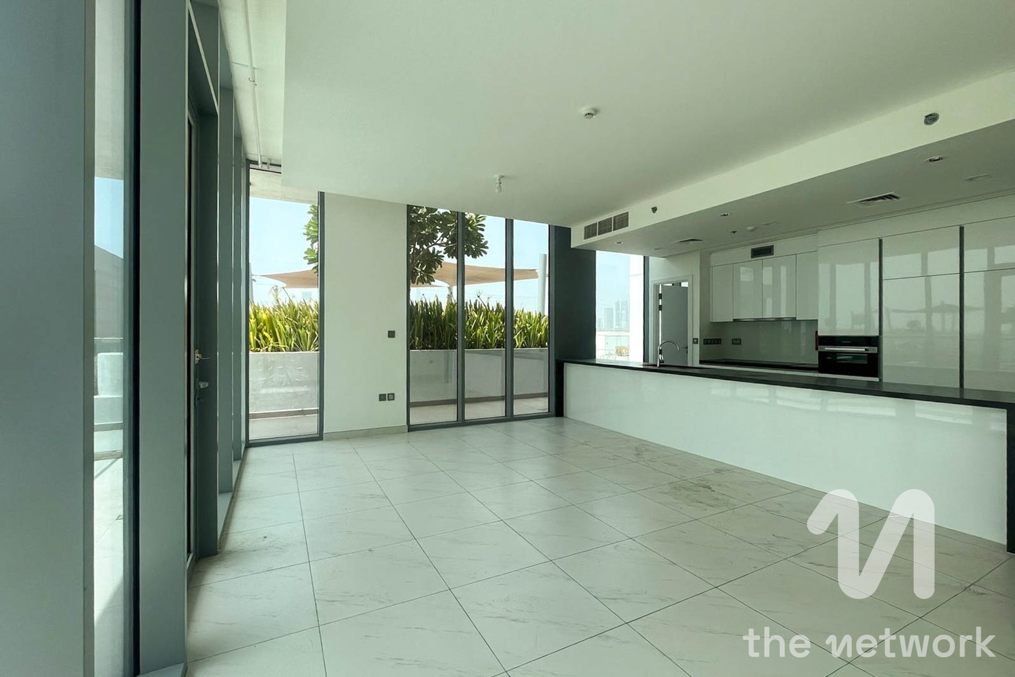 Large Layout | Skyline Views | Full Privacy — Arjan