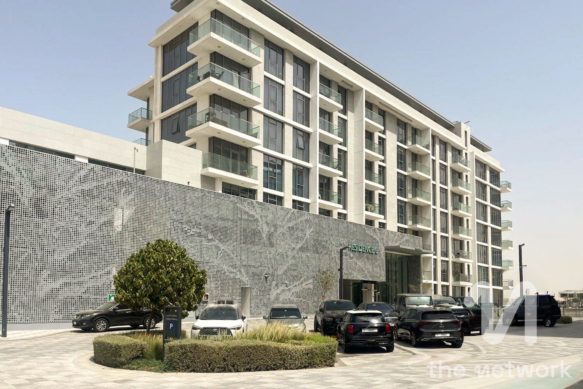 Large Layout | Skyline Views | Full Privacy — Arjan