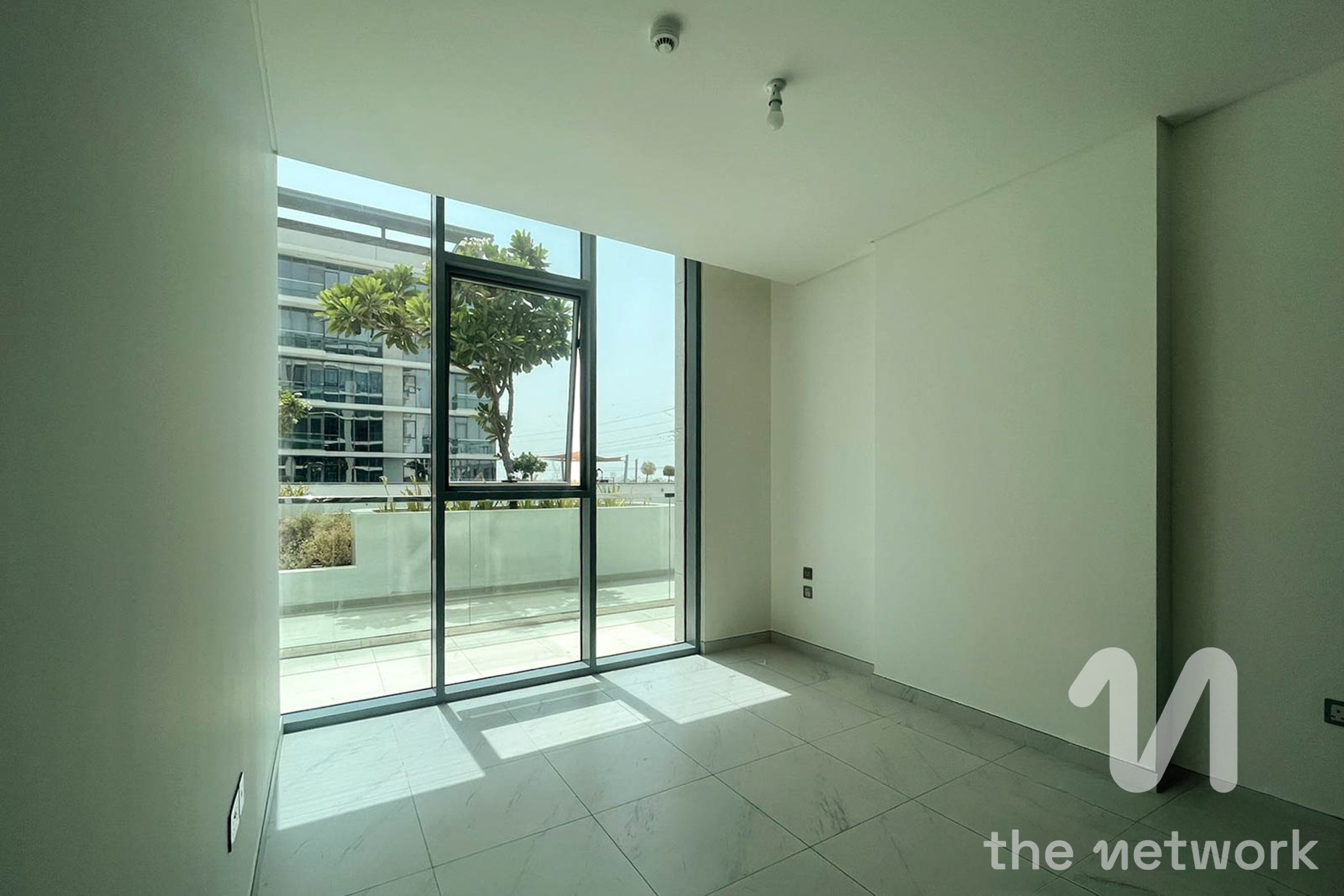 Large Layout | Skyline Views | Full Privacy — Arjan