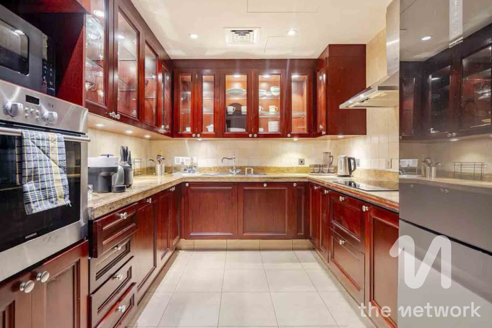 Large Layout | Luxury Furnished | Upgraded — Zanzebeel 3