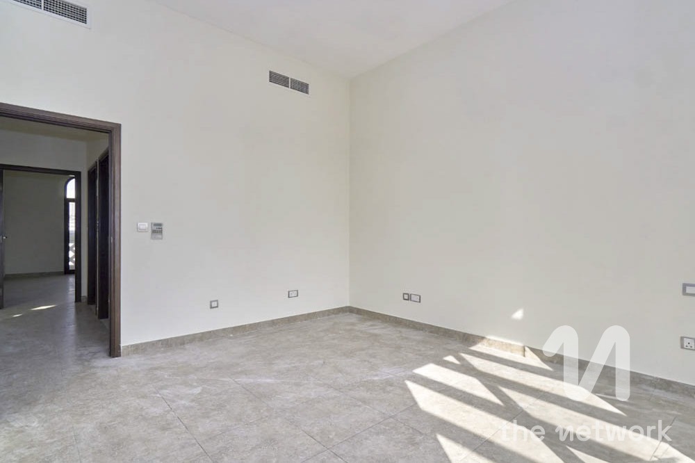 Spacious Family Home | 4 Bed + Maids | Vacant — Naseem
