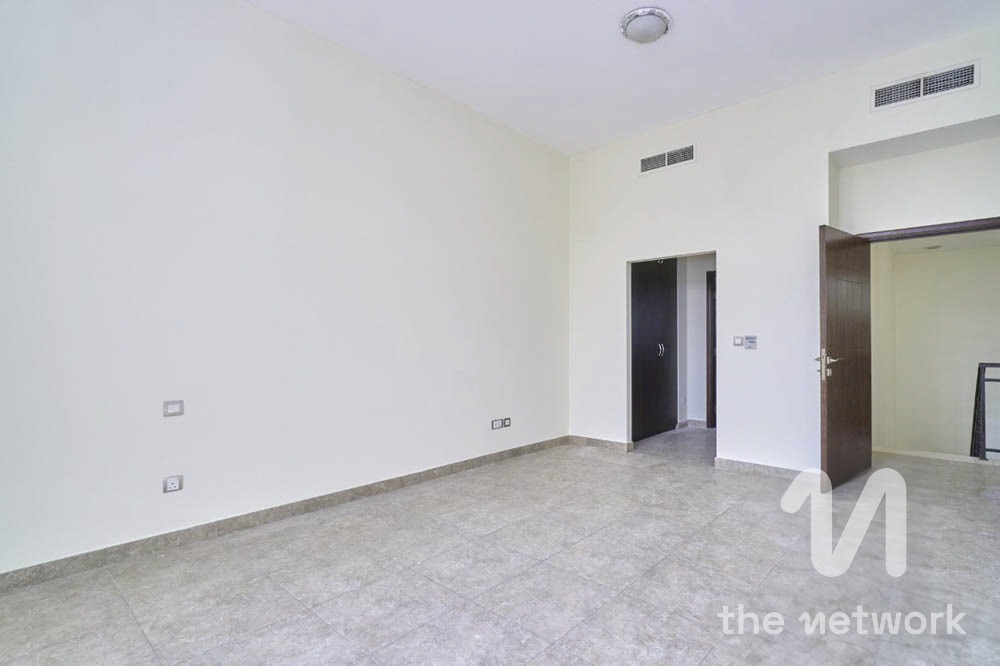 Spacious Family Home | 4 Bed + Maids | Vacant — Naseem