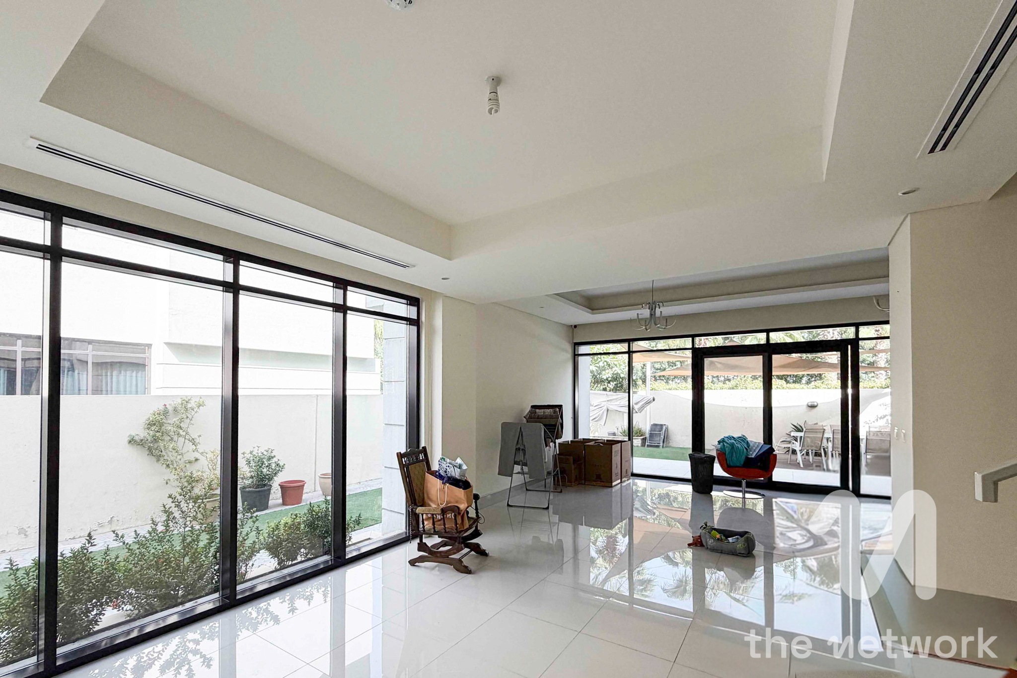 Single Row | Vacant | Landscaped Garden — Topanga