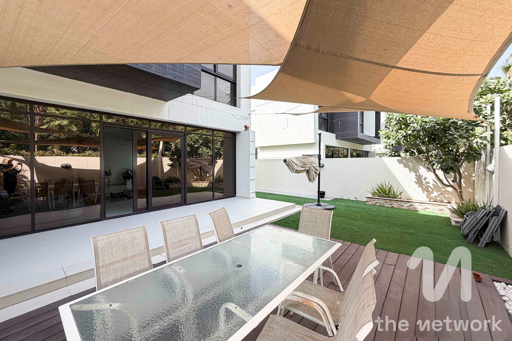 Single Row | Vacant | Landscaped Garden — Topanga