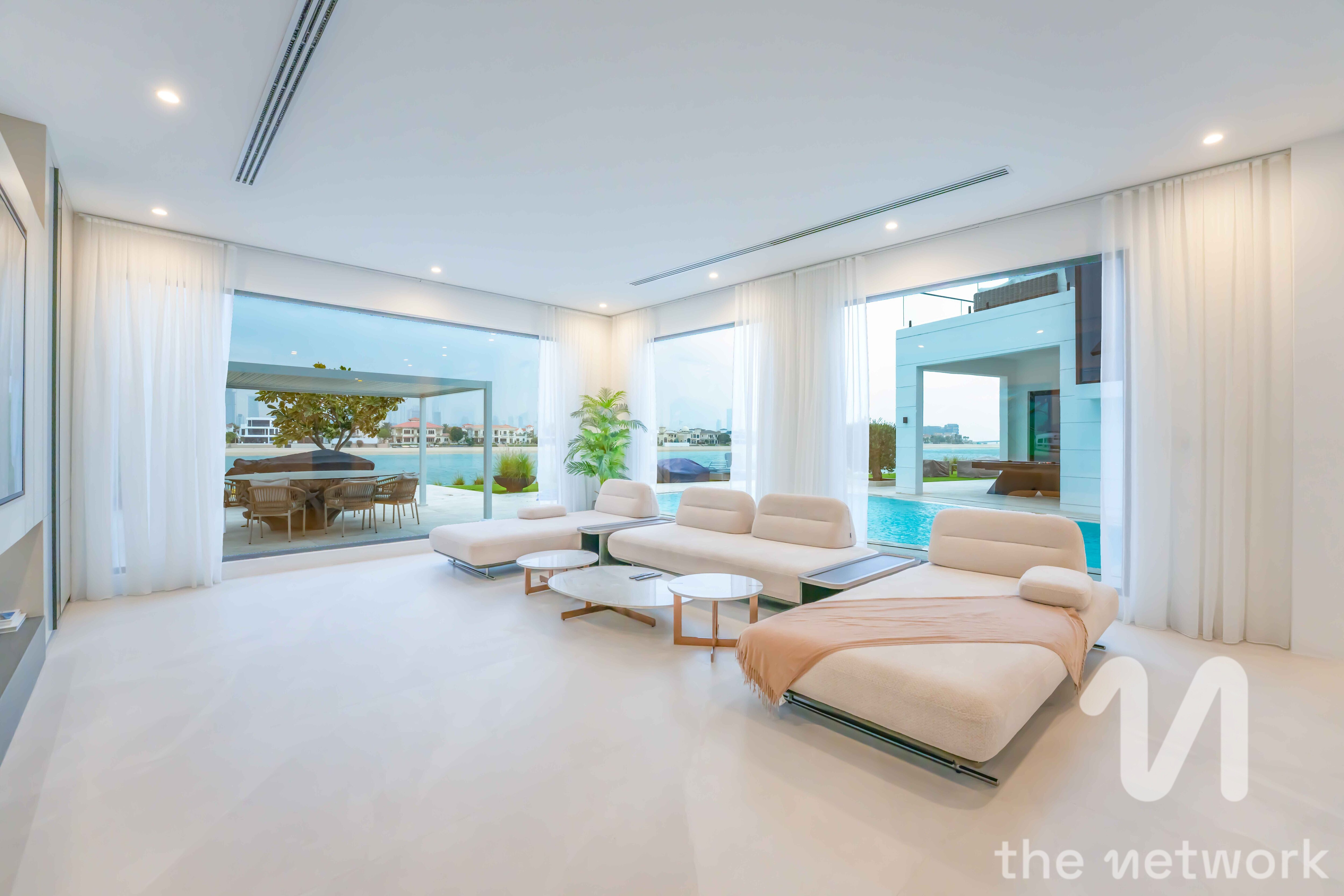 Stunning 5BR | Skyline Views | Fully Upgraded — Signature Villas Frond K