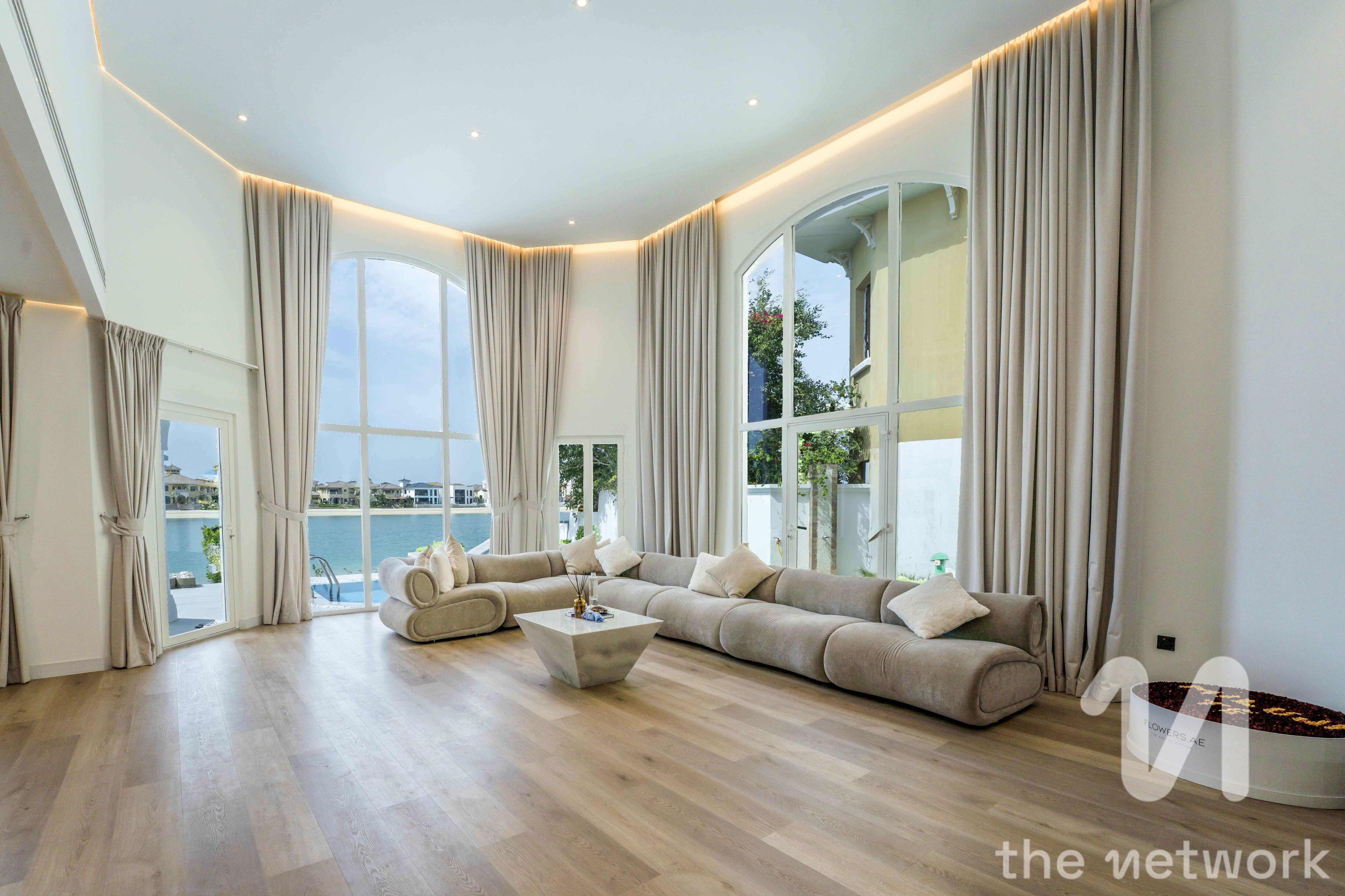 Beachfront Villa | Private Pool | Spacious 4Beds — Garden Homes Frond B