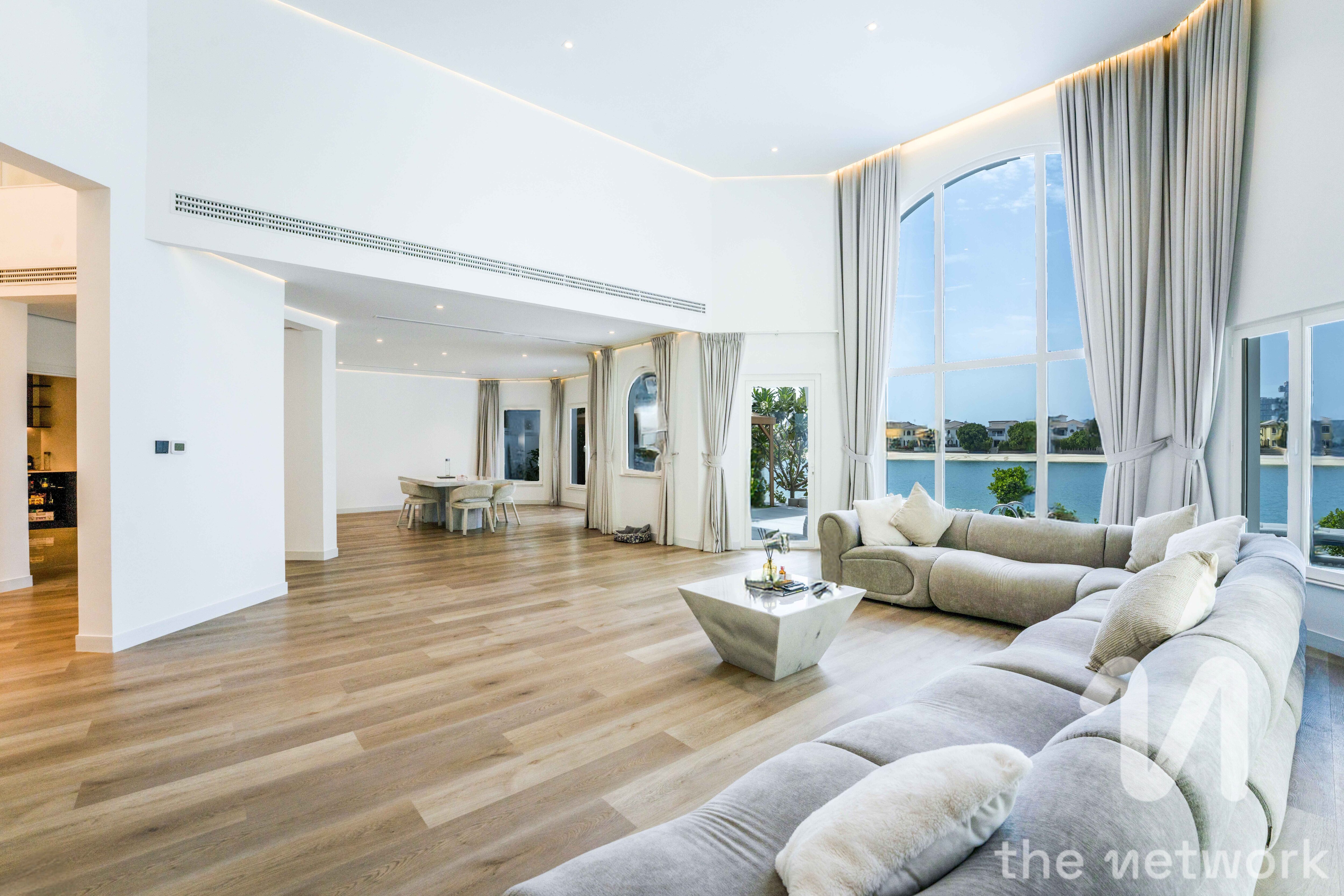 Beachfront Villa | Private Pool | Spacious 4Beds — Garden Homes Frond B