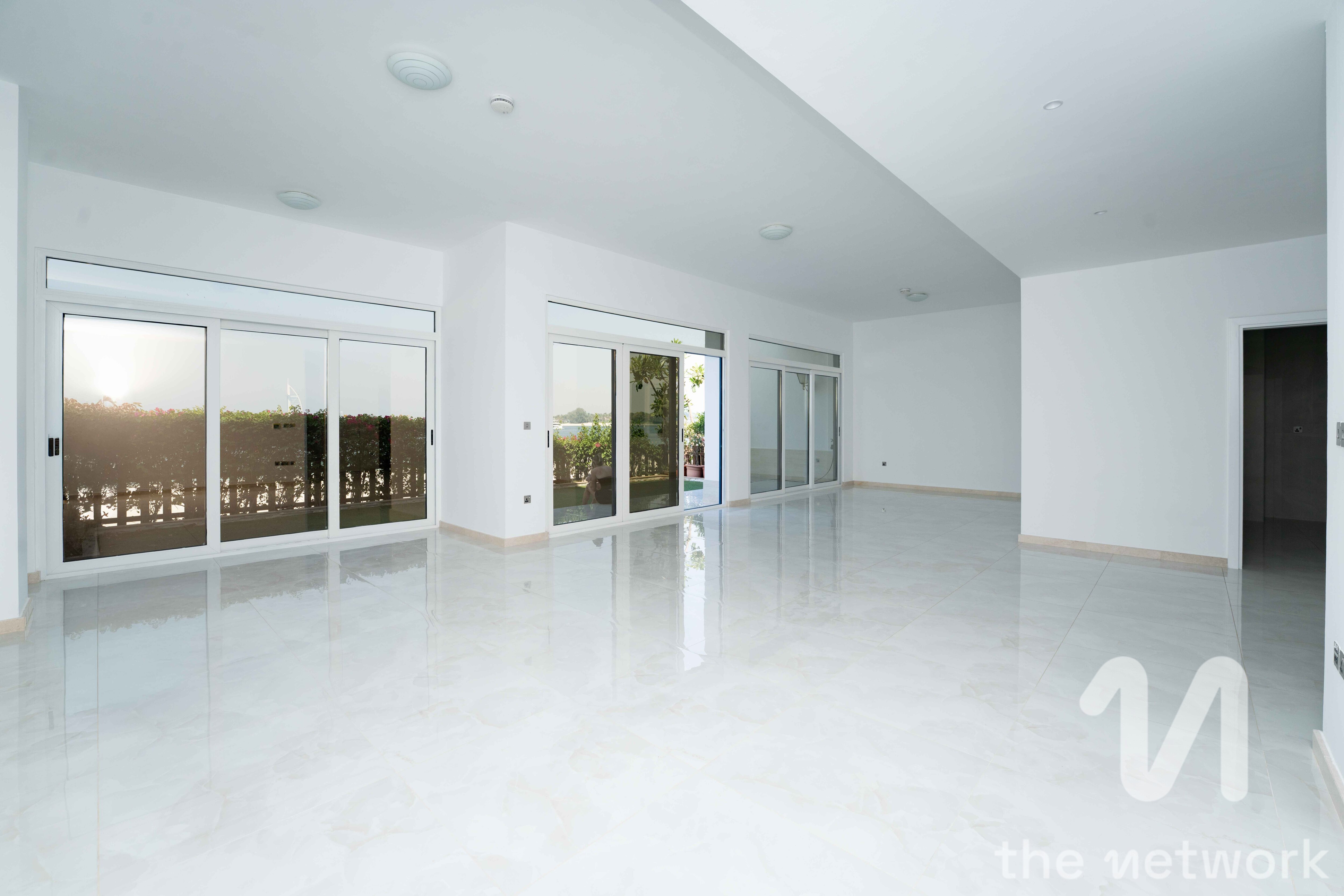 Luxurious Upgraded 5BR | Townhouse for Rent — Palma Residences