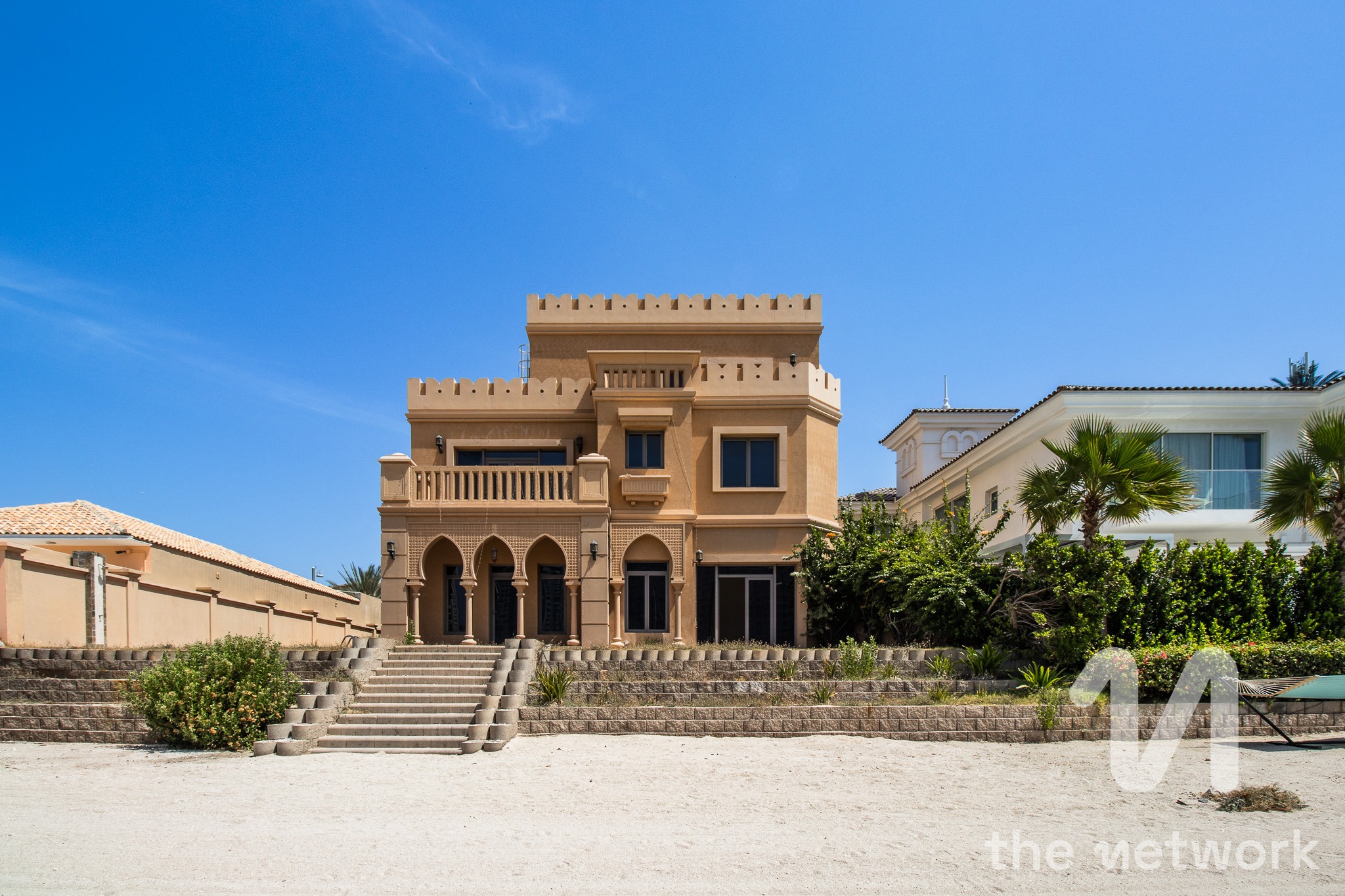 Rare 5BR Villa | Prime Location | Beach Villa — Garden Homes Frond A