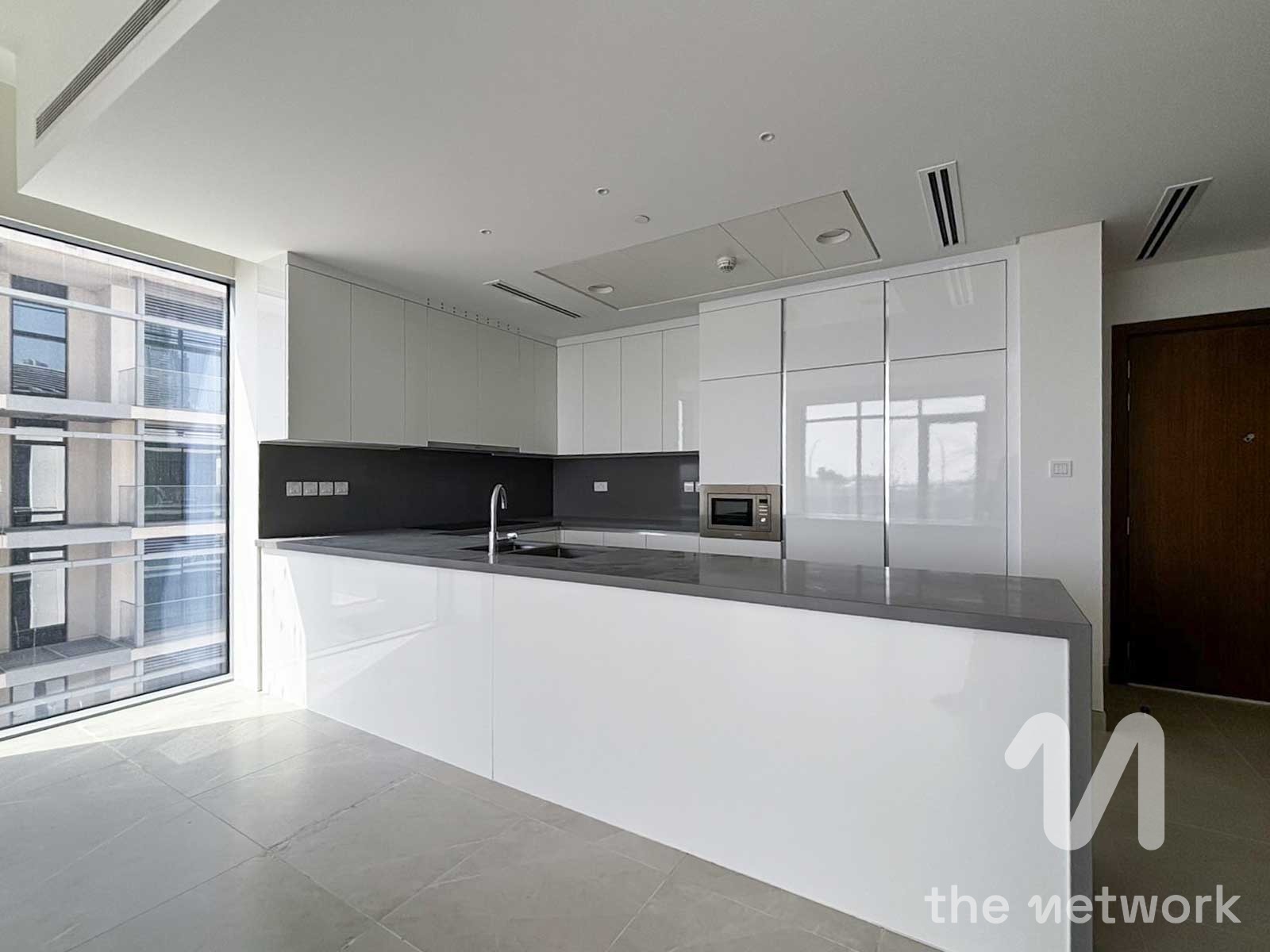 Stunning 3BR Apartment | Canal Views | Plus Maids — Canal Front Residence 3