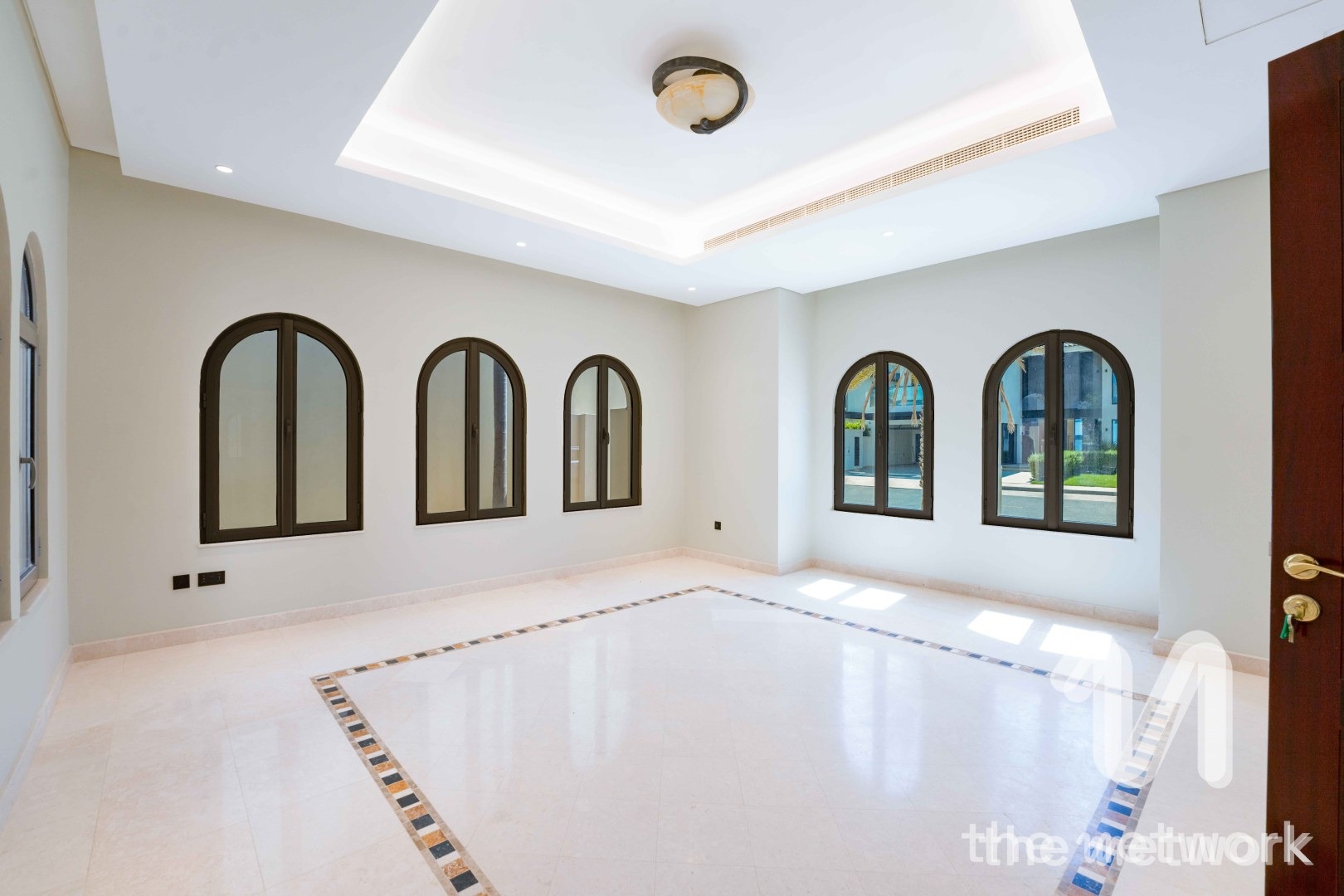 Luxury 4BR Villa | Beach Access | Spacious — Garden Homes Frond O