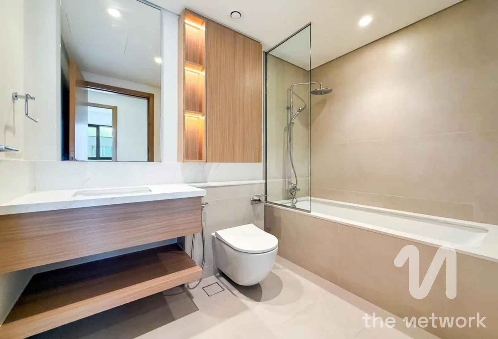 Brand New | Viewable | Ready to Move in — Raya