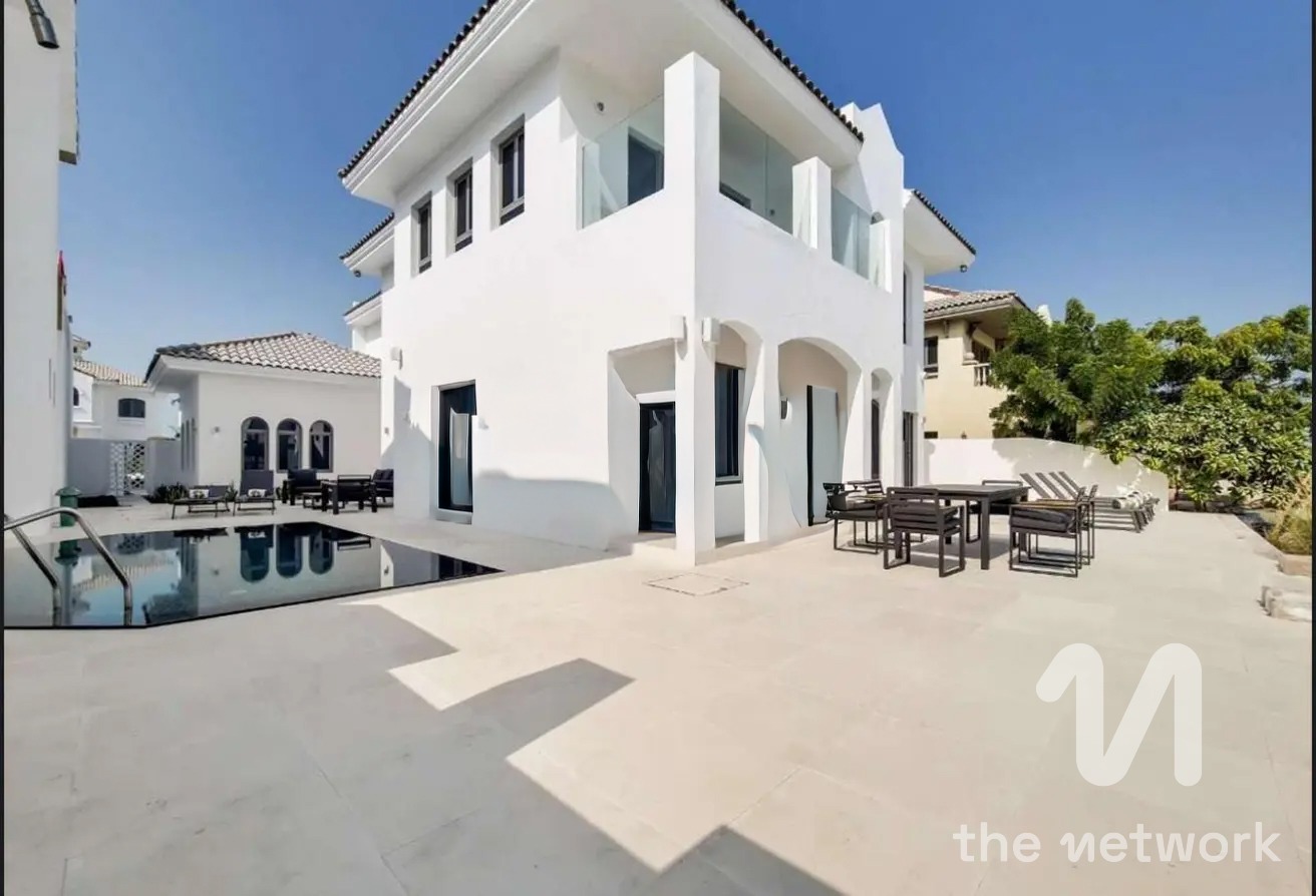 Upgraded 4BR Villa | Prime Palm Jumeirah Living — Garden Homes Frond O