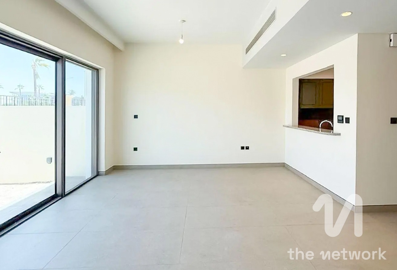4BR Townhouse in Malta | Flexible Cheques — Malta