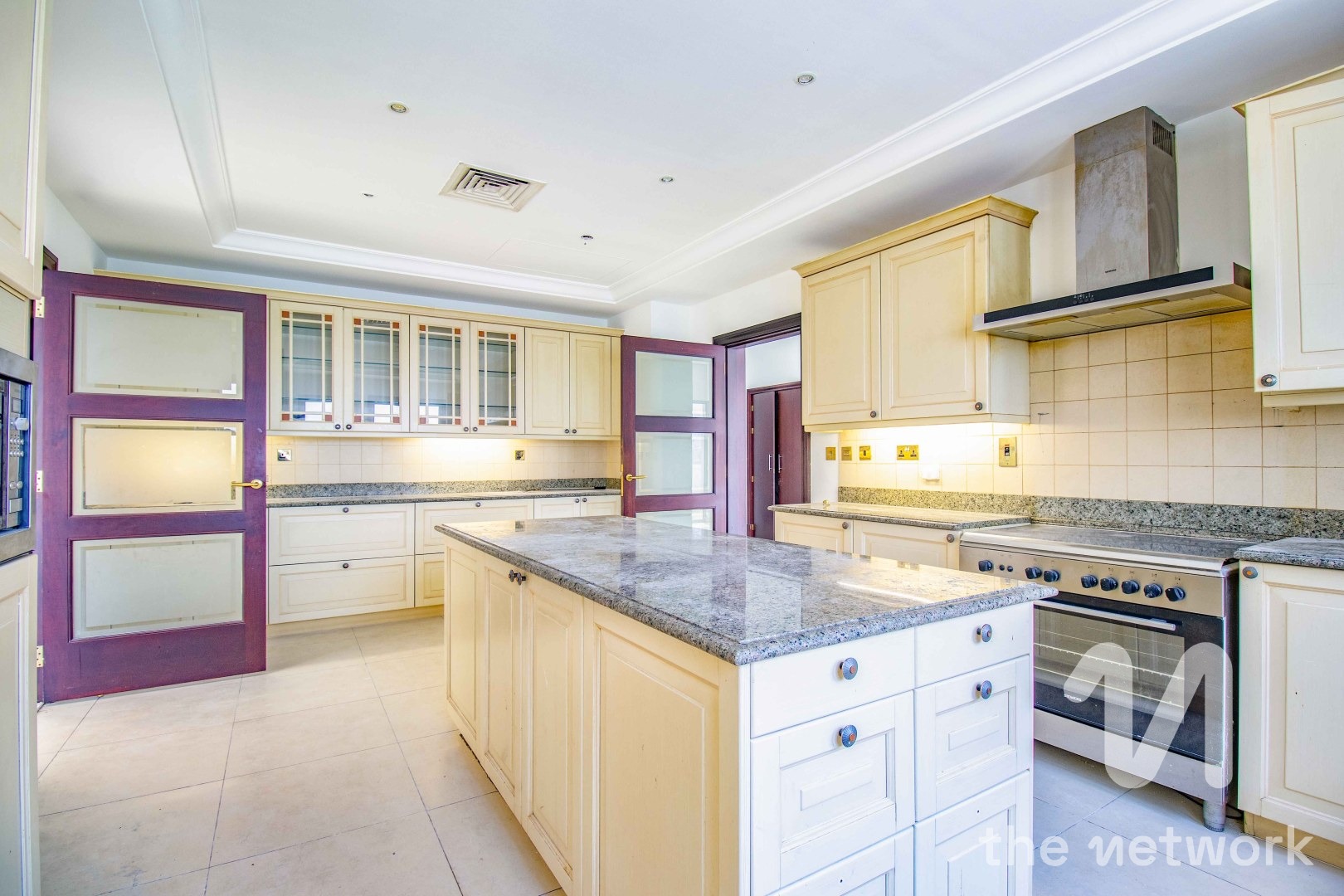 Signature Villa for Rent | High Number | Skyline — Signature Villas Frond L