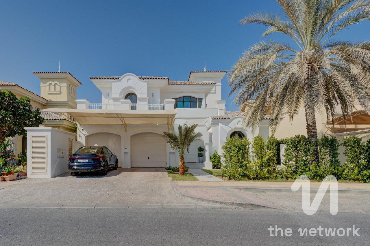 Fully Furnished | Upgraded | High Number — Garden Homes Frond C