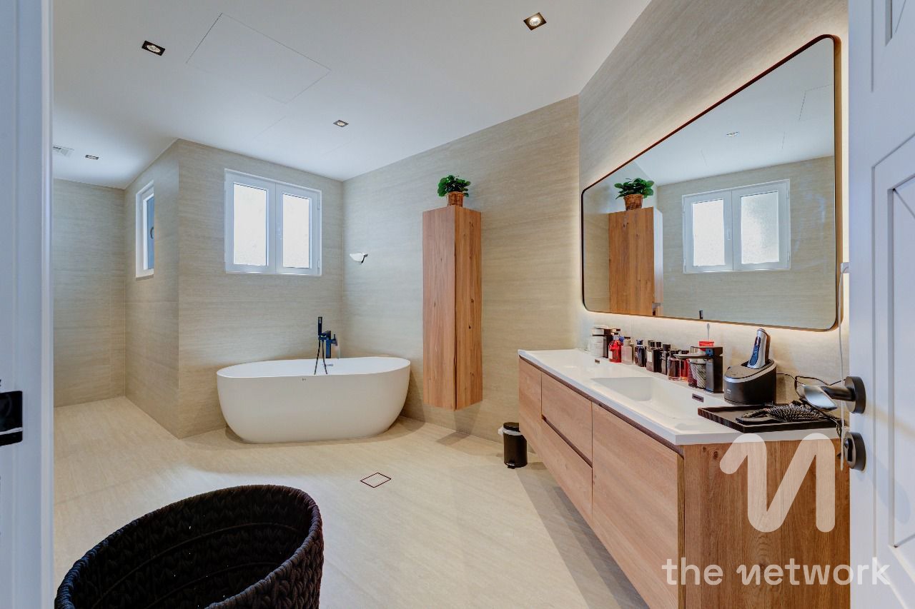Fully Furnished | Upgraded | High Number — Garden Homes Frond C