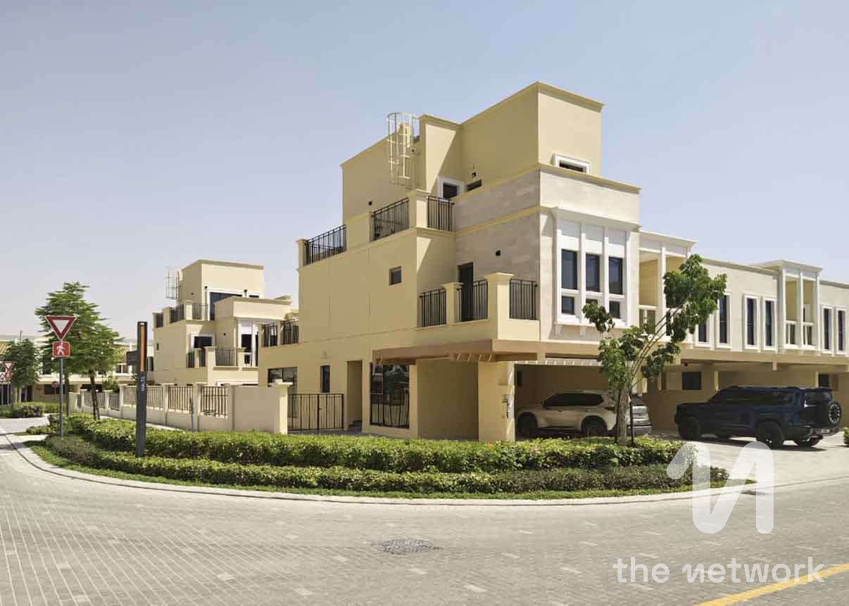 Luxe 5BR | Malta Townhouse | Largest Corner Plot — Malta