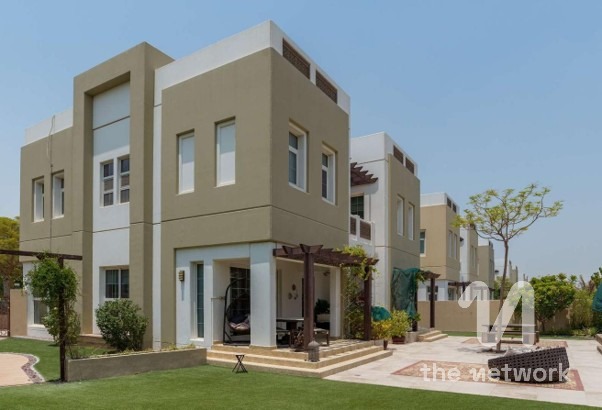 Single Row | Vacant | Large Garden — Rahat