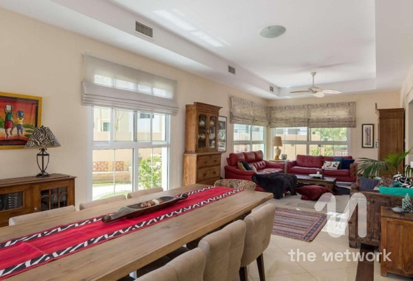 Single Row | Vacant | Large Garden — Rahat