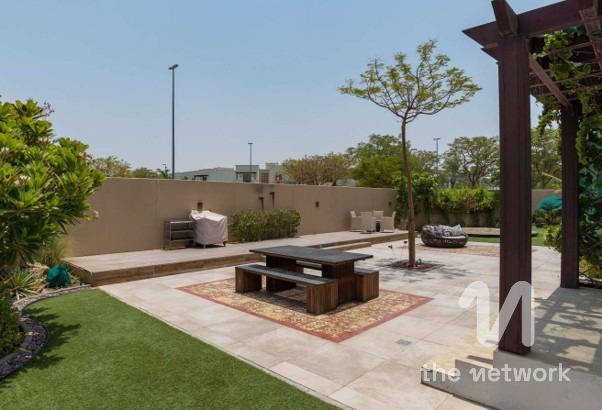 Single Row | Vacant | Large Garden — Rahat
