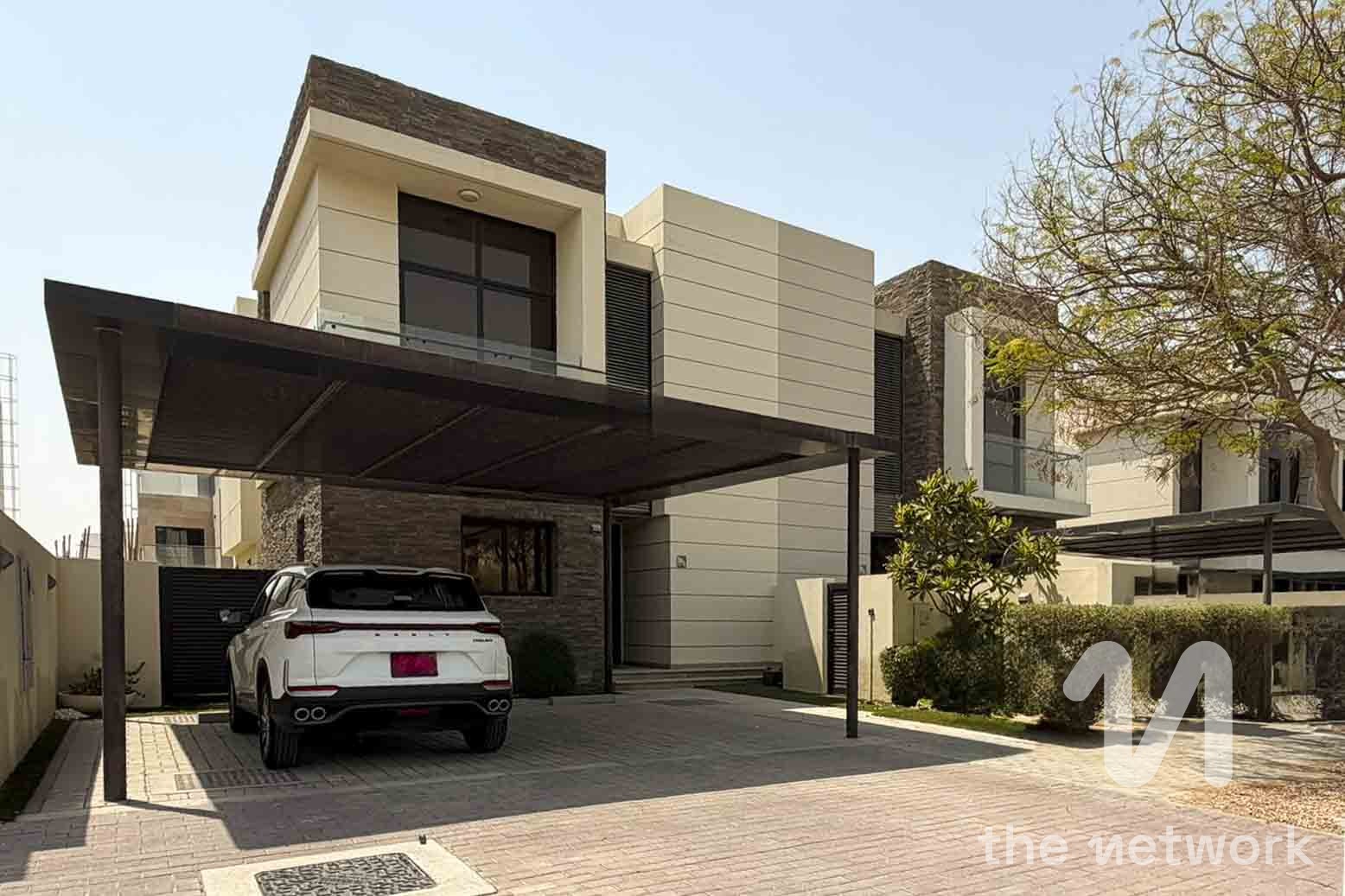 Fully Furnished | Vacant | Large Plot — Picadilly Green