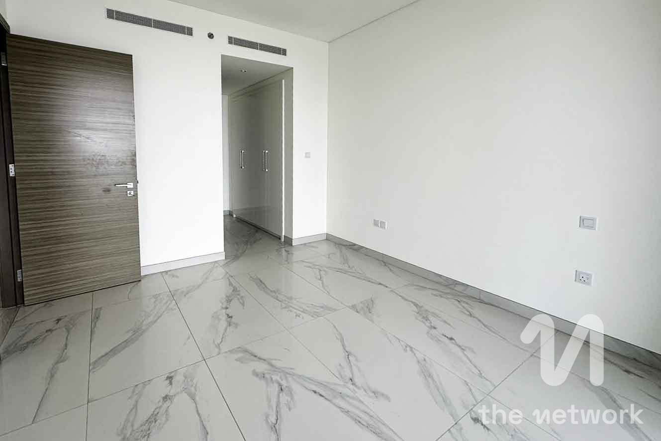 3 Beds | High Floor | Bright and Spacious — One Park Avenue