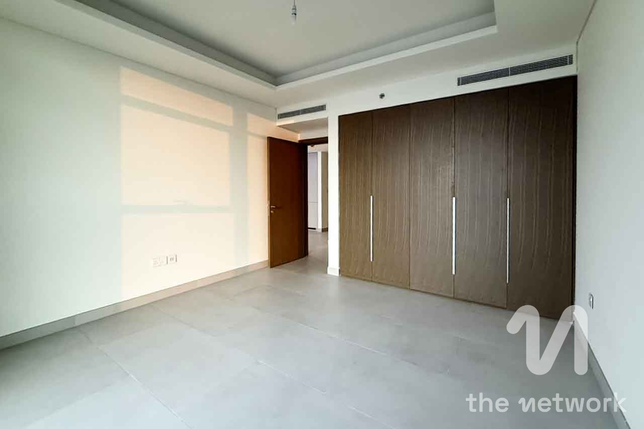 Brand New | Vacant | Prime City Walk — Laurel