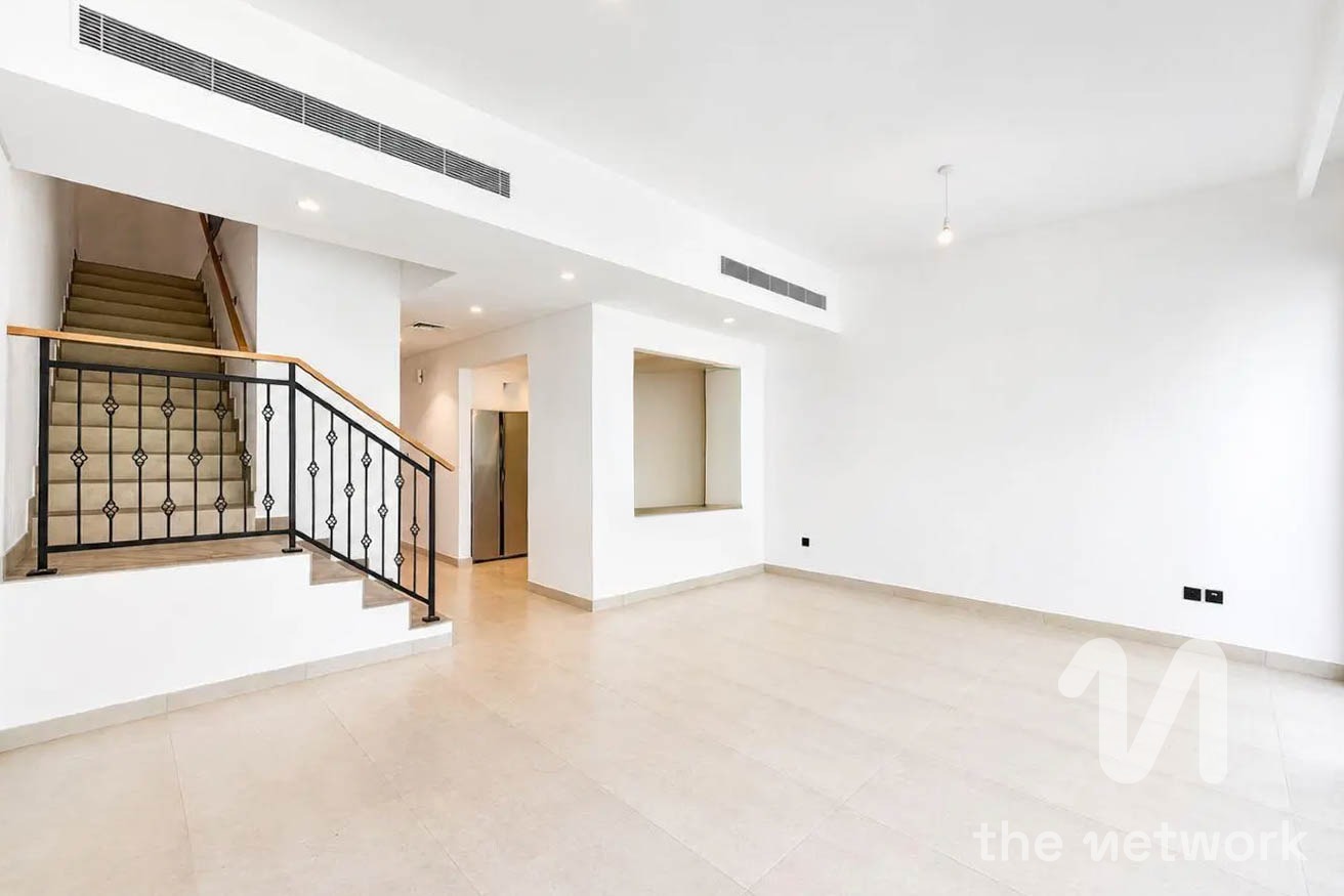 4BR Townhouse | Vacant | Luxurious Living — Costa Brava 1