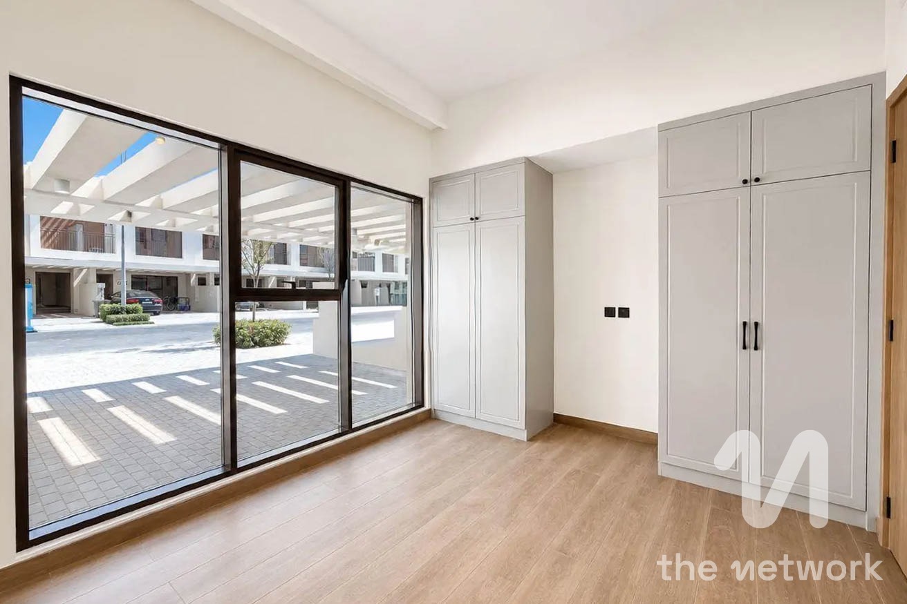4BR Townhouse | Vacant | Luxurious Living — Costa Brava 1