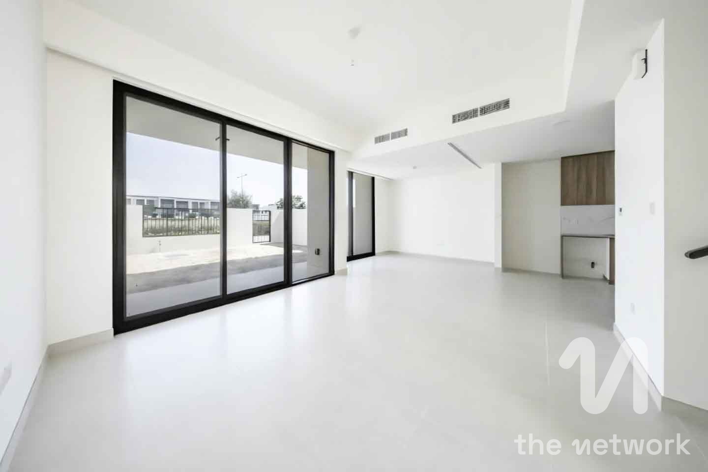 Single Row | 3 Bed Plus Maids | Well Maintained — Maha Townhouses