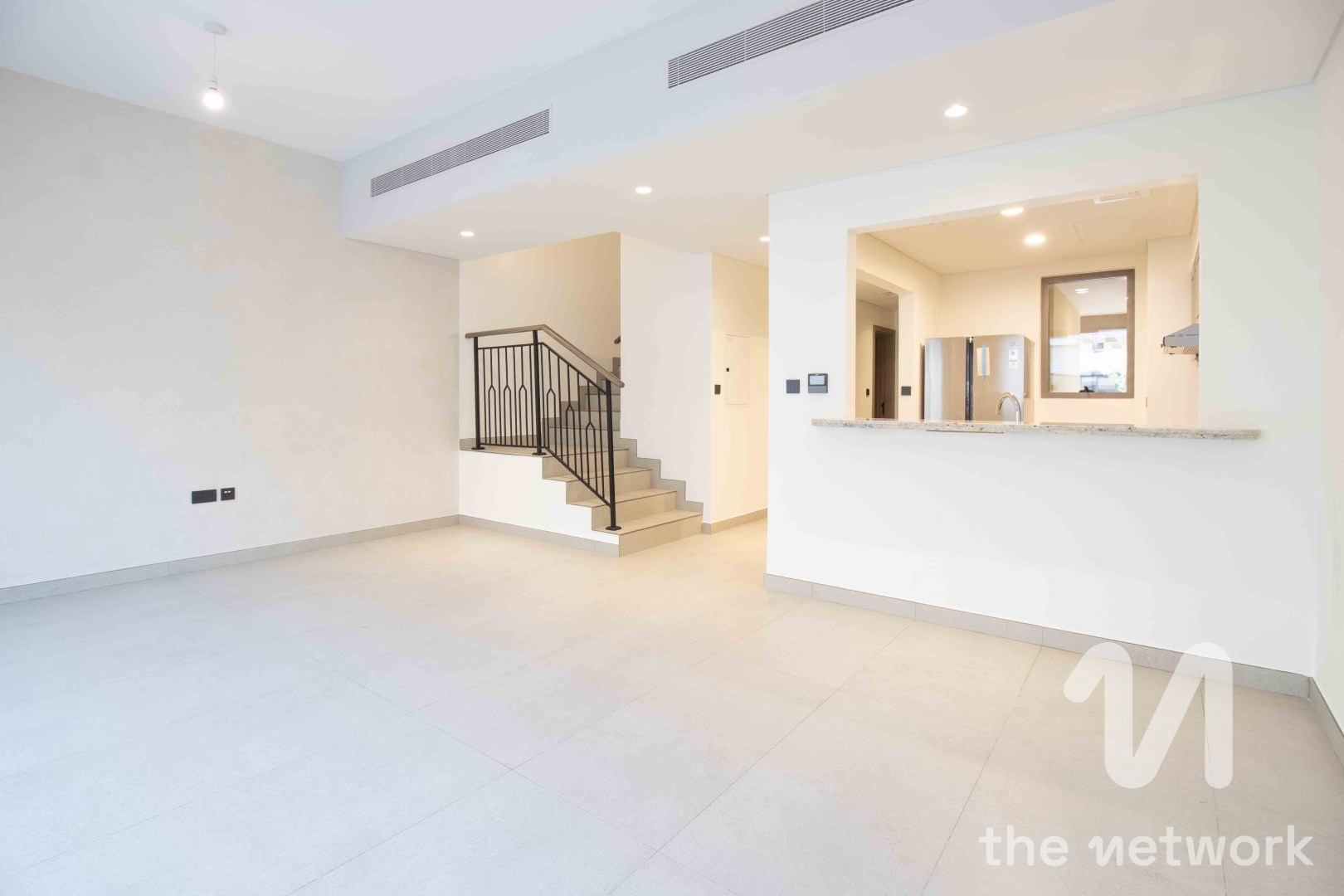 Single Row | Handing Over | Prime Location — Malta