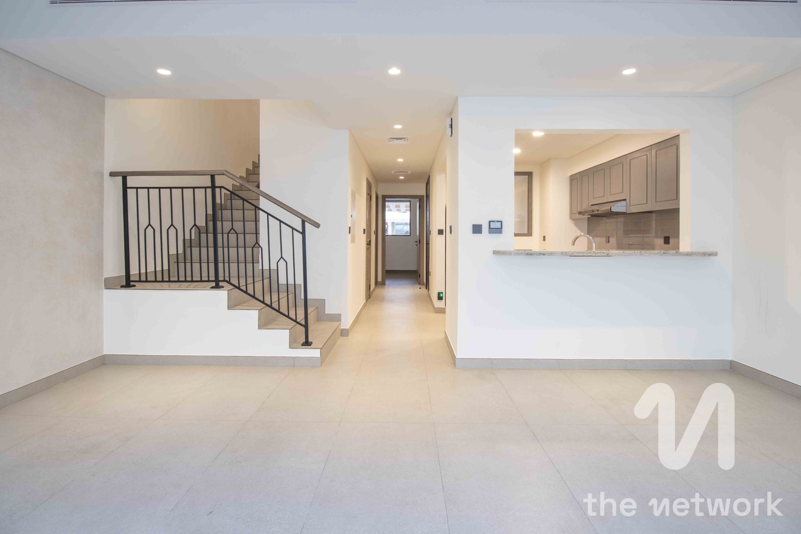 Single Row | Handing Over | Prime Location — Malta