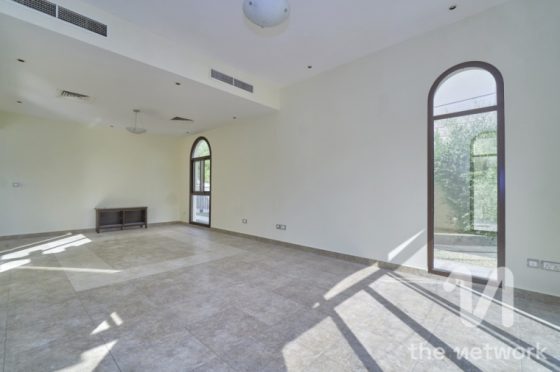 Single Row | Internal | Upgraded End Unit — Naseem