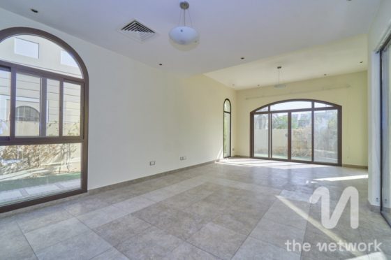 Single Row | Internal | Upgraded End Unit — Naseem