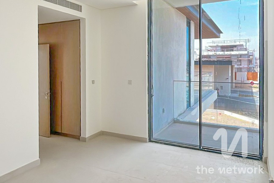 Largest Plot | Close to Handover | Single Row — Farm Gardens 1