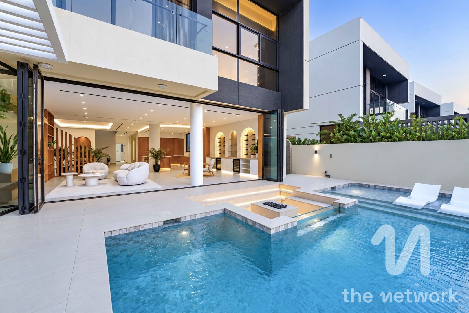 Priced to Sell | Amazing Renovation | Full Golf — Flora