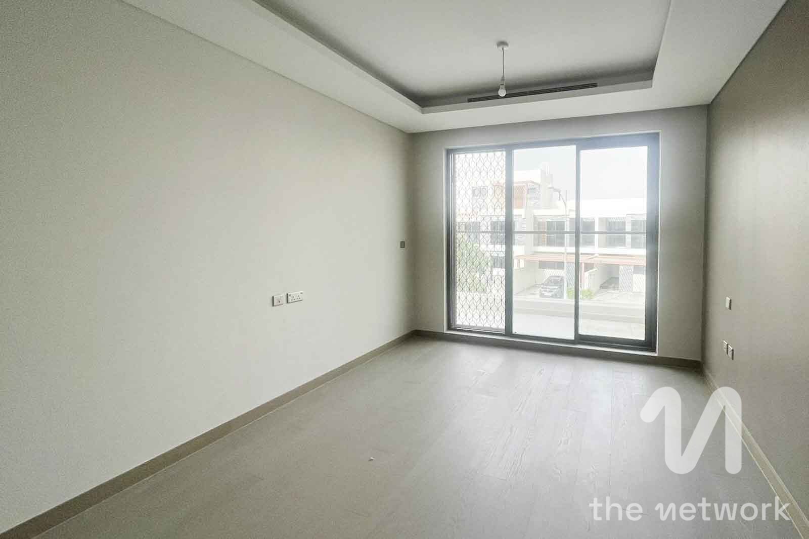Brand New | Rooftop Terrace | Single Row — Silver Springs 3