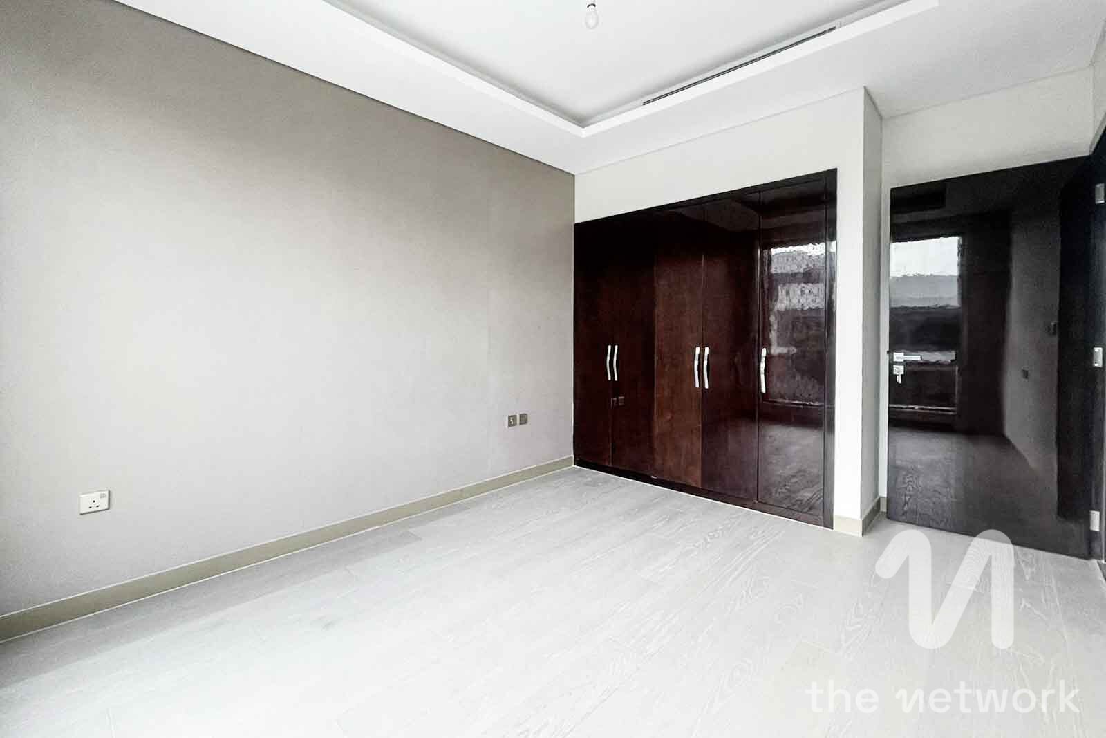 Brand New | Rooftop Terrace | Single Row — Silver Springs 3