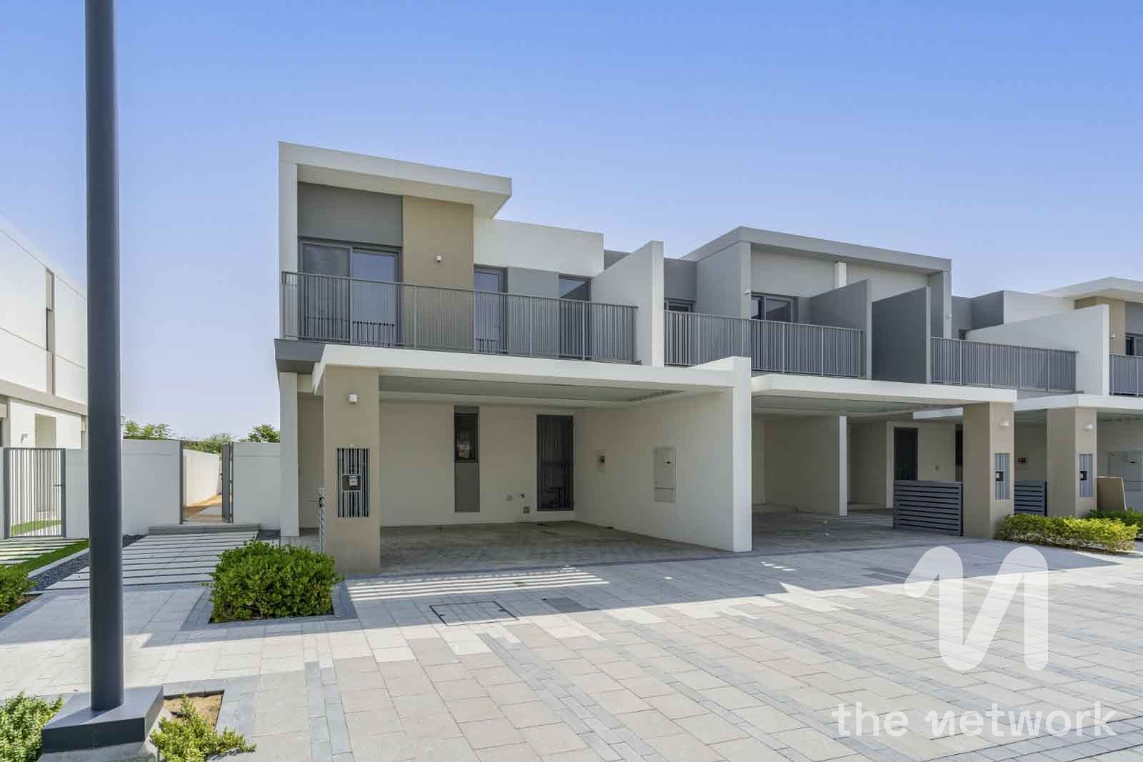 4BR Middle | Near the Park | Motivated — Elan