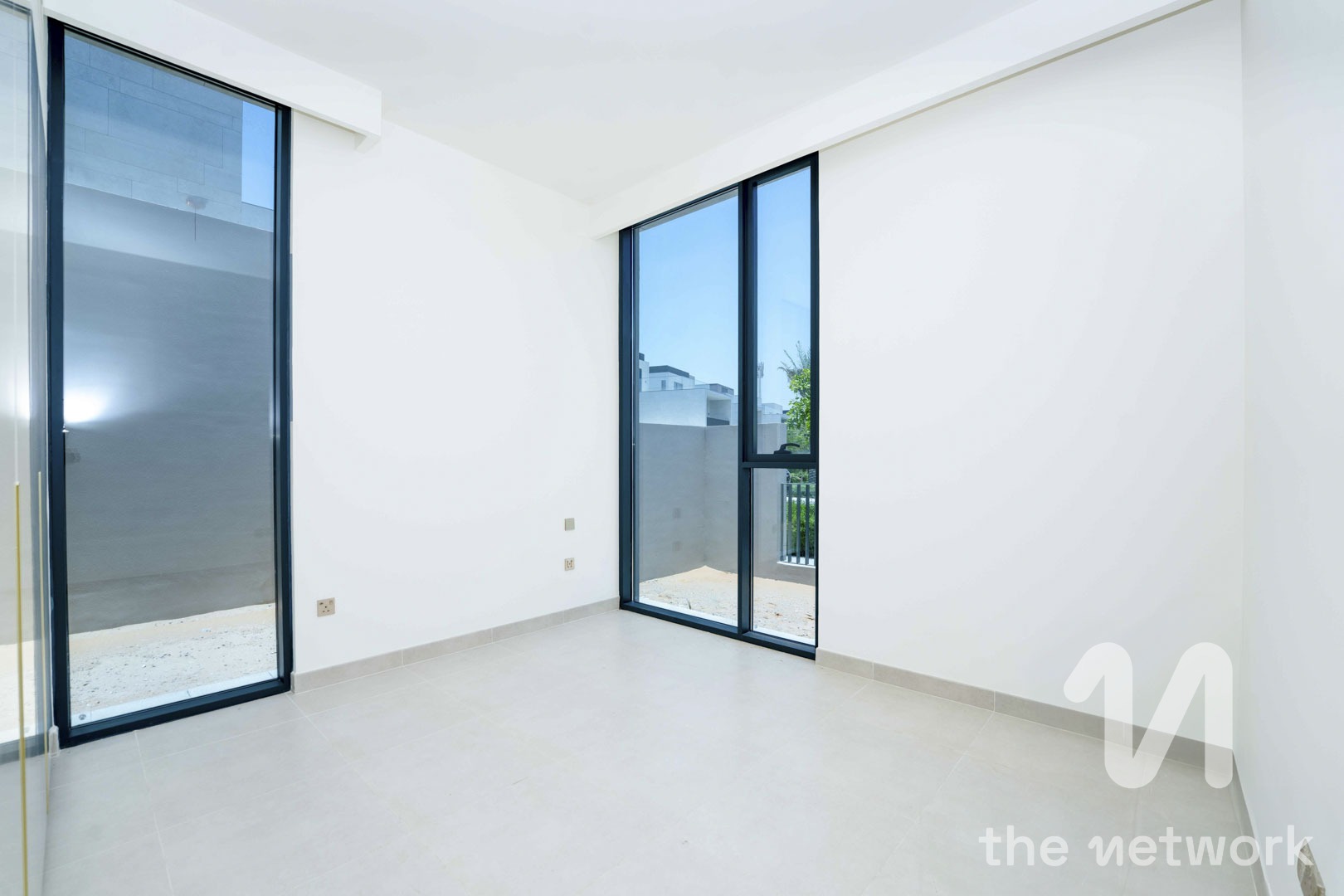 Unique 4 Beds Villa | Rented to 2028 | Corner Plot — Elie Saab 1