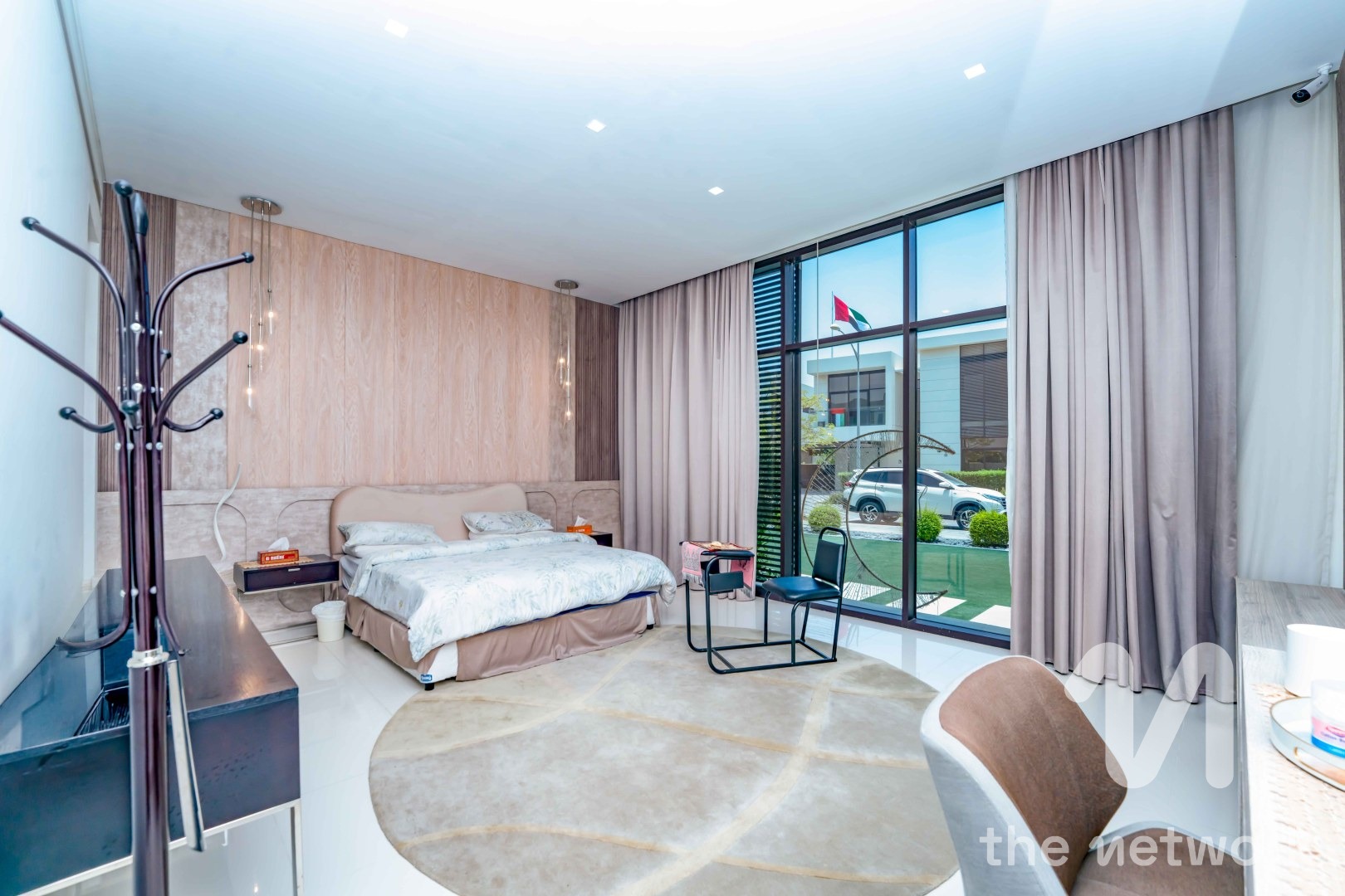 Stunning 6-Bed | Ready to Rent | Furnished — Picadilly Green