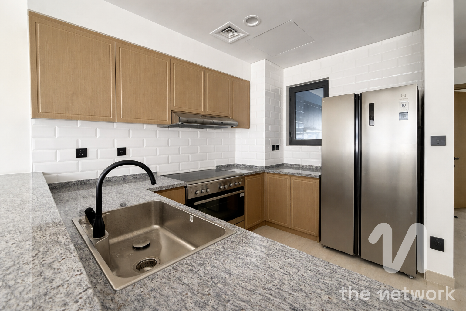 Elegant 4BR Townhouse in Santorini| Vacant — Santorini