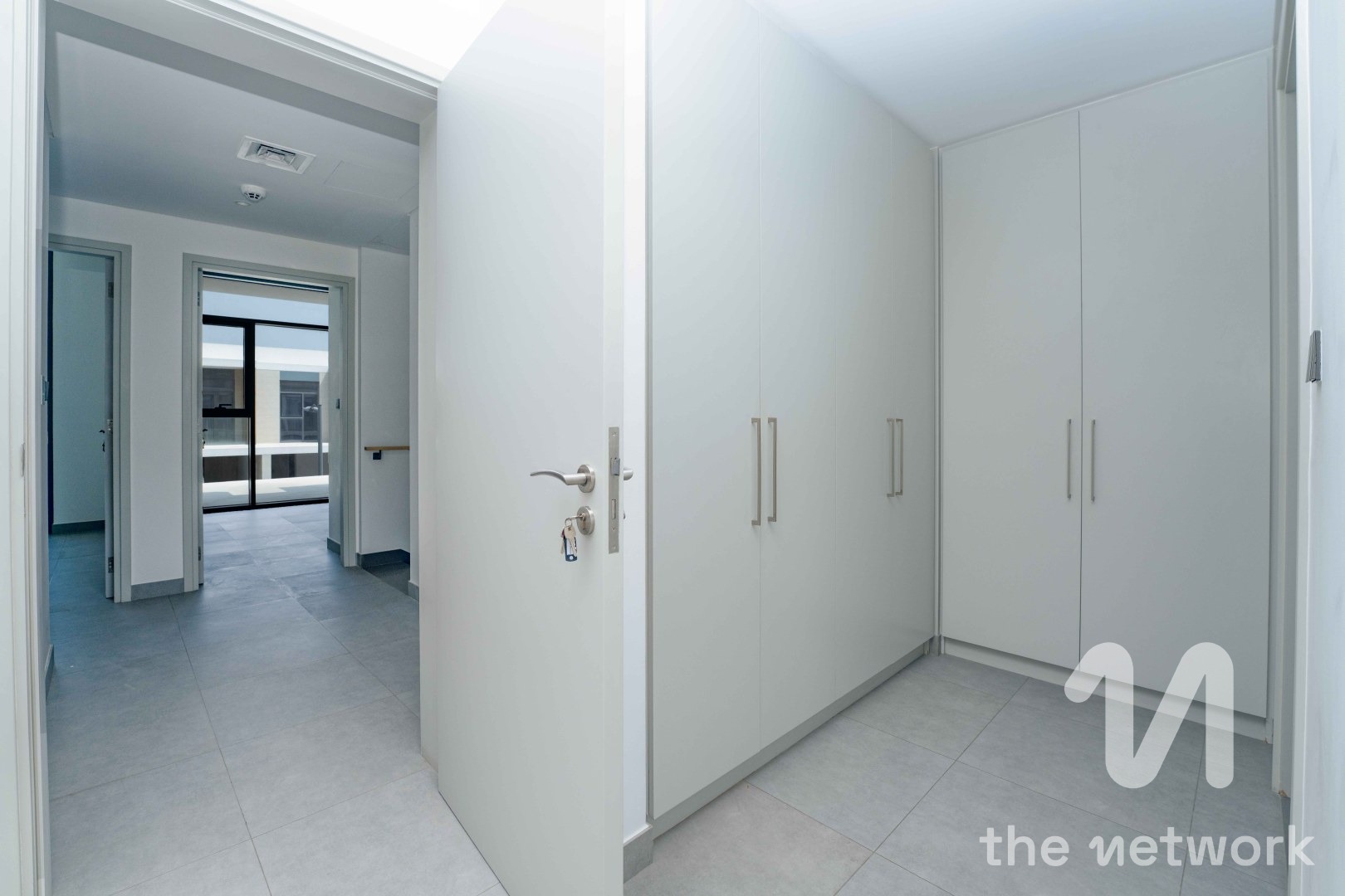 Single Row | Mature community | Vacant — Ruba