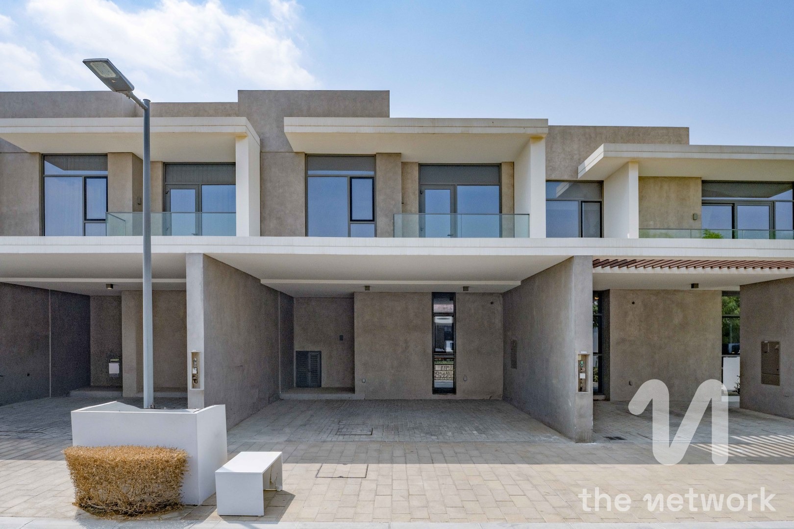Single Row | Mature community | Vacant — Ruba
