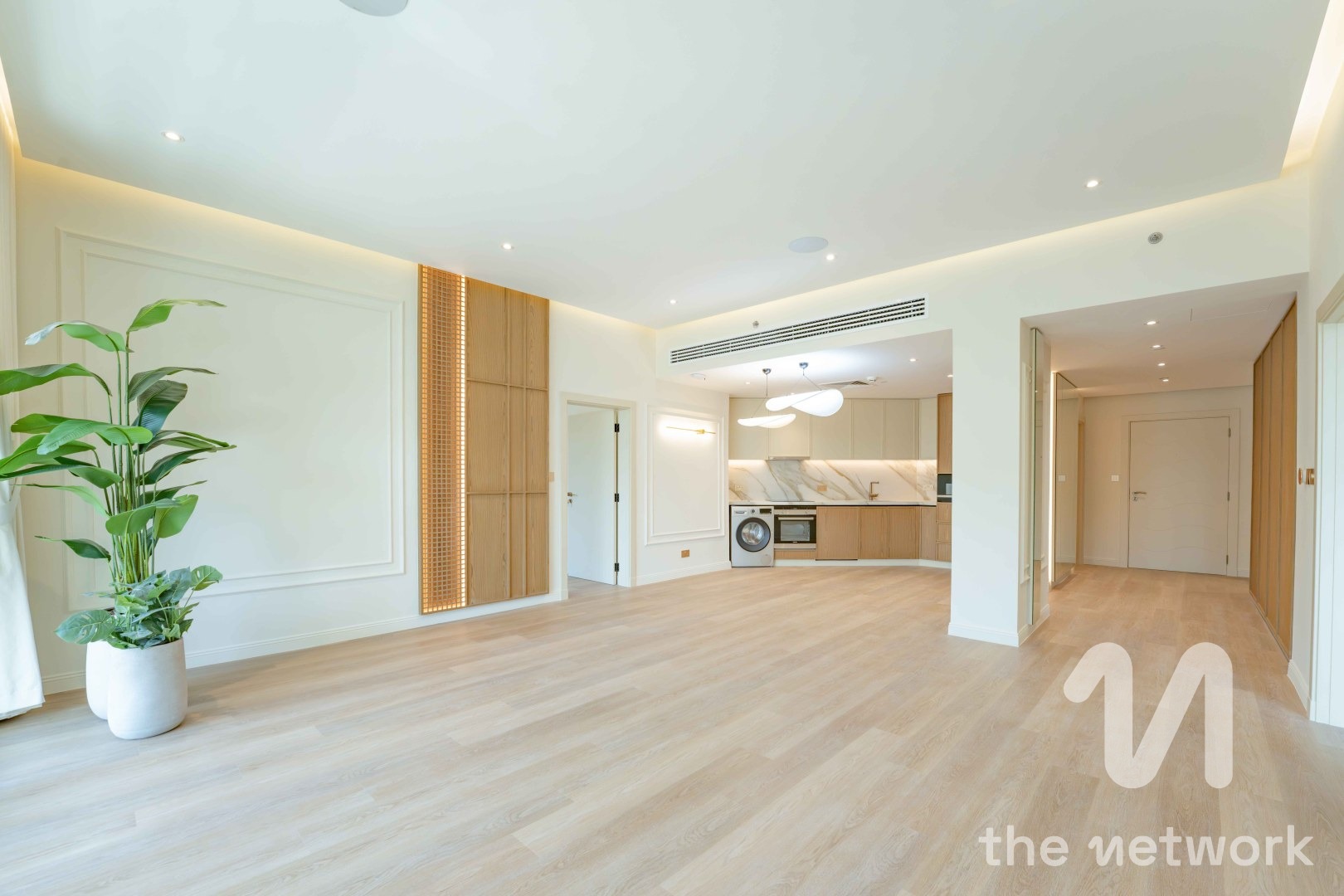 Fully Renovated Type D | Park View | On High Floor — Al Sarrood