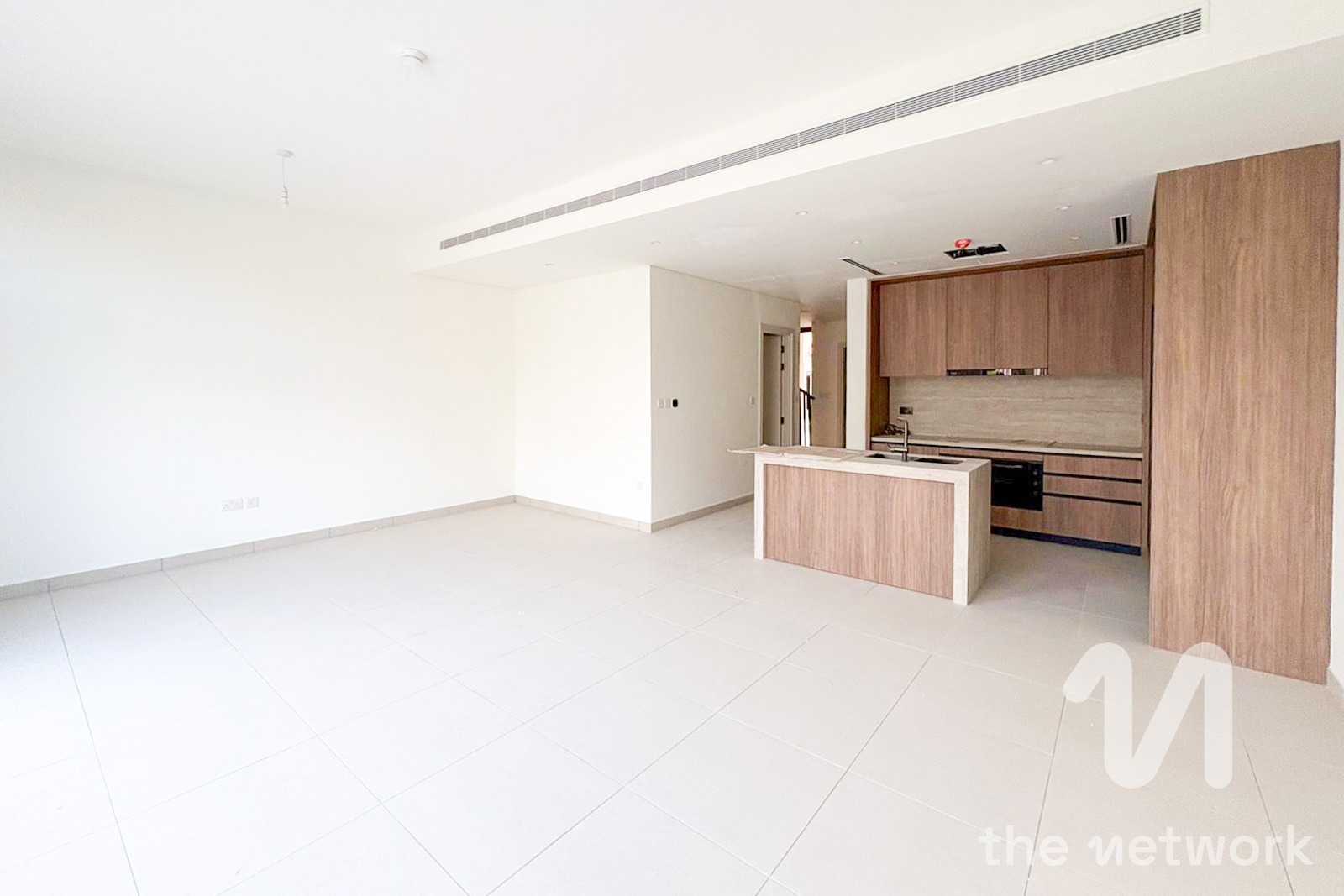 Stunning Townhouse | Direct on Pool | Mortgageable — Mudon Al Ranim 7