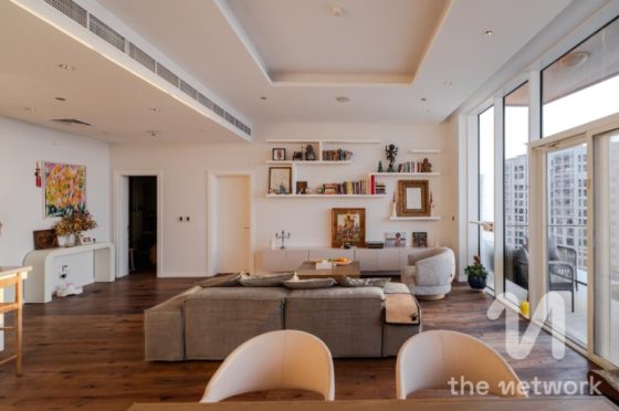 Owner Occupied | 2 Bed Plus Study | On High Floor — Ruby