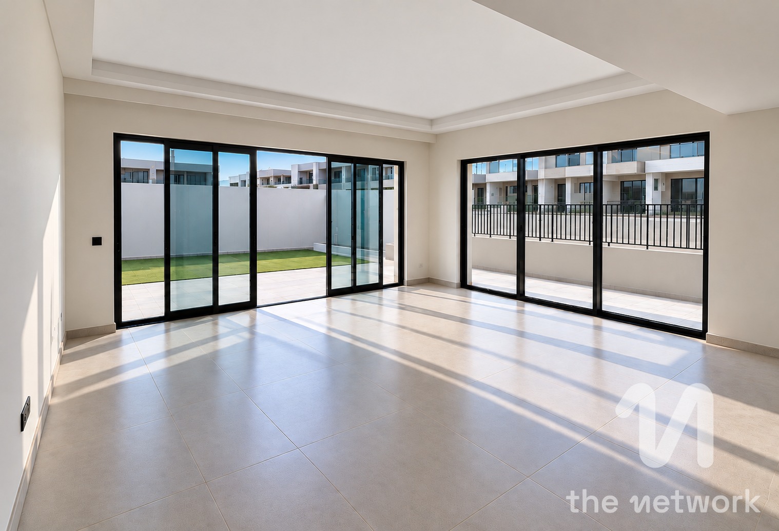 Premium 5 Beds | Genuine Resale | Best Deal — Dubai Harbour