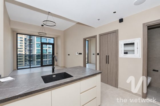 Part Golf View | Vacant | Big Balcony — Golf Vista Heights
